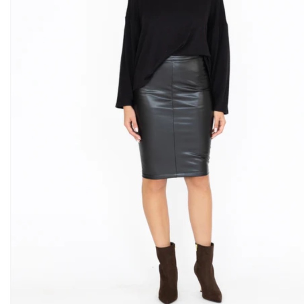 Ripley Rader Black Vegan Leather Pencil Skirt Size Medium